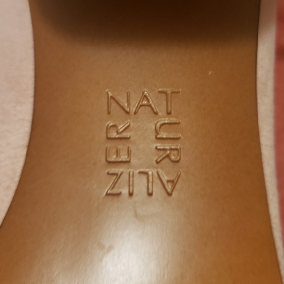 Naturalizer Womens Collette Suede Slip-on Flats size 8W Blush with Gold Heel - Picture 2 of 6